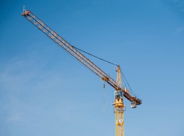 İnşaat kule vinç gökyüzü mavi