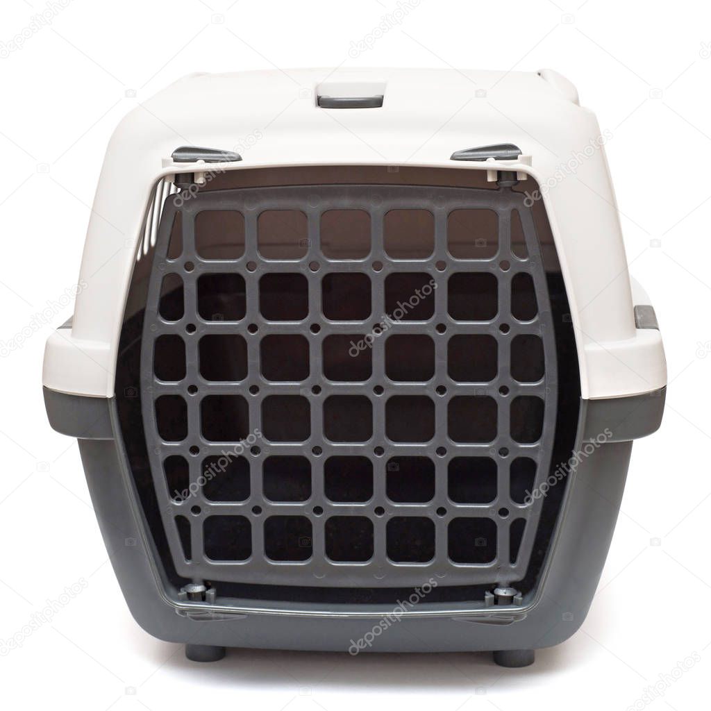 Pet carrier for traveling