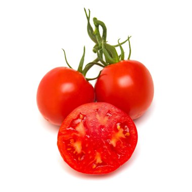 Bütün ve dilimlenmiş izole üzerinde beyaz arka plan domates koleksiyonu. Lezzetli ve sağlıklı yemek. Düz yatıyordu, en iyi görünümü 