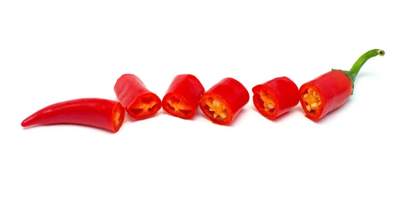 Красный Перец Чили Разрезанный Ломтики Выделенные Белом Фоне Креативный Острый — стоковое фото