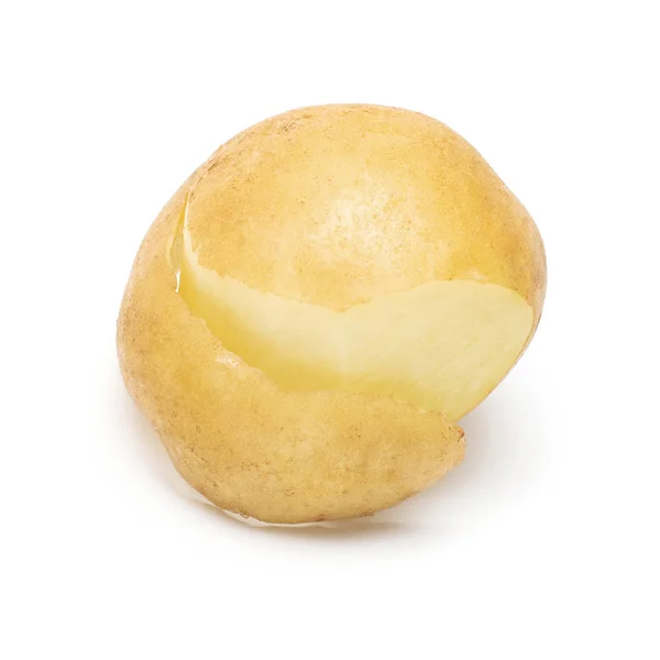 Jonge aardappel met schil geïsoleerd op een witte achtergrond. Nieuwe oogst — Stockfoto