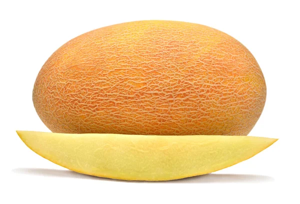 Melone ganz und in Scheiben geschnitten isoliert auf weißem Hintergrund. Ansicht von oben, — Stockfoto