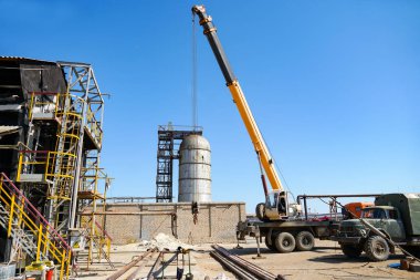 Kamyon vinci. Petrol rafinerisi. Teknolojik boru hattı tamiri. Isıtma yağı ocağı ve yakıt ve kayganlaştırıcı hazırlığı..