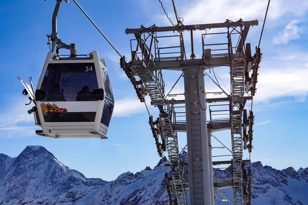 Nova Cabine Teleférico Azau Glade Prielbrusye Snowblower Peaks Mount Elbrus — Fotografia de Stock