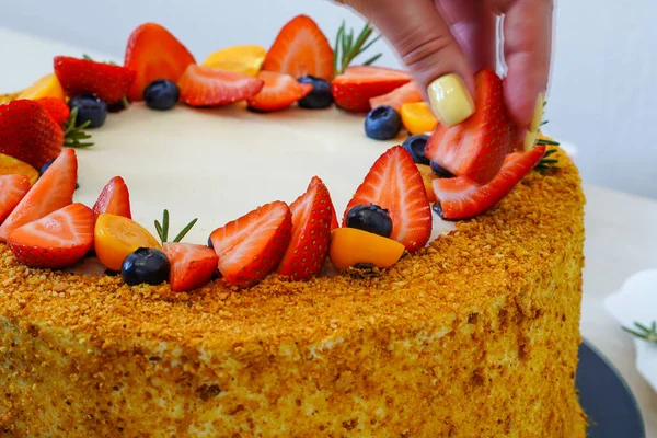 Cooking Decorating Birthday Cake Fruits Berries Strawberries Blueberries Physalis — Stock Photo, Image