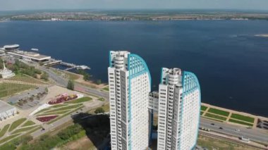 Volgograd şehrinin merkez seti ve Scarlet 'in evi bir kuşbakışı yelken açıyor..
