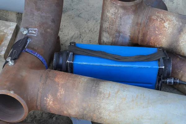 Petrol rafinerisi inşaatındaki ısı tedavisinden sonra DN 150 boru hattının kaynaklı eklemlerinin yıkıcı olmayan testleri. Kaynaklamanın X-ray kontrolü                          