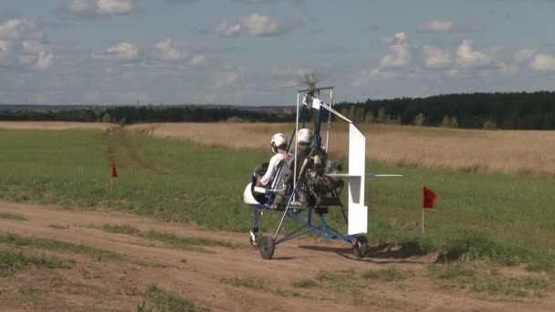 Gyroplane ready to take off. — Stock Video