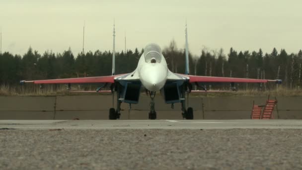 Vue du poste de pilotage des pilotes vérifiant les chasseurs — Video