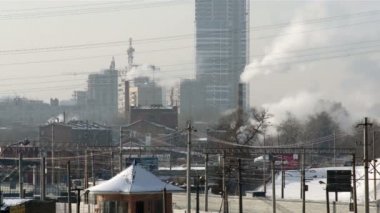 Kış City İş Merkezi yakınındaki demiryolu yol