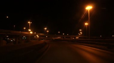 Gece tünel yol.
