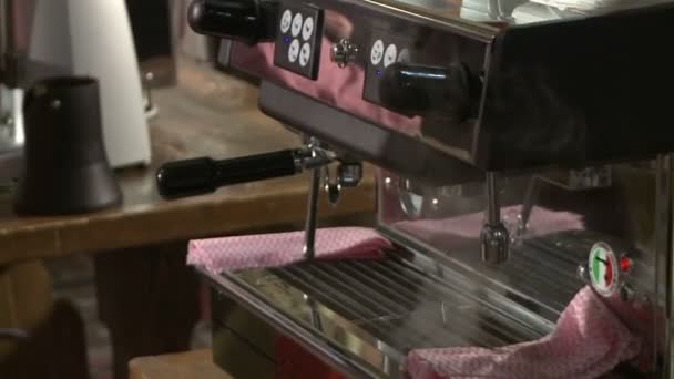 Coffee machine in a cafe. — Stock Video