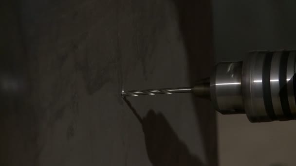 Vue des perceuses à travers le mur 