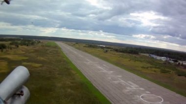 Helikopter uçuş. Pist havadan görünümü