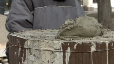 Beton ile el ile el arabası