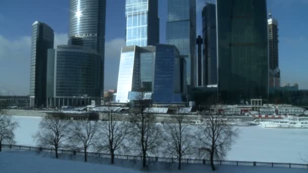 Бизнес-центр Москвы в зимний период — стоковое видео