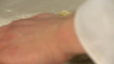 Hamuru merdane ile haddeleme Baker