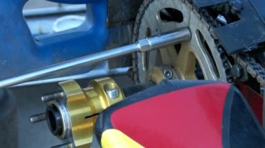 araba motoru Servisi spor kanalında - onarım iletim