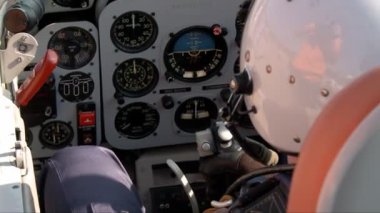 Bir uçak kabin video Pilot