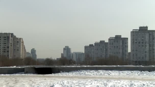 Panoramic view of multi-storey buildings in winter — Stock Video