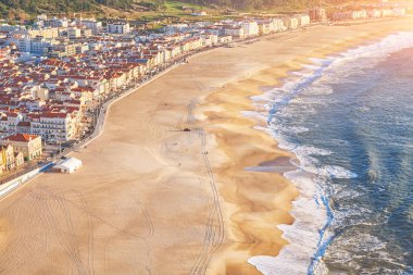 Nazare beach, Atlas Okyanusu kıyısında