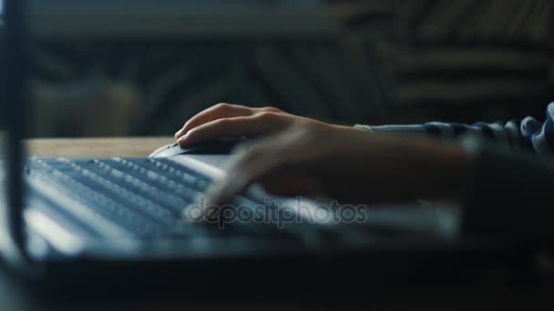 Close up fingers of boy working at laptop — Stock Video