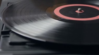 Bir turntable, üstten görünüm dönen vinil