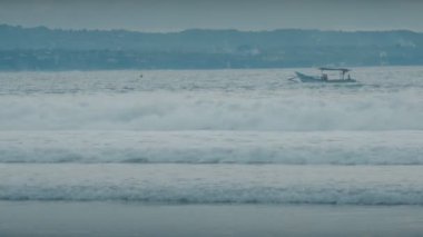 balıkçı teknesi Okyanus ötesinden yelken