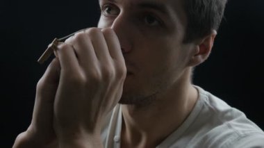 Tanrı'ya dua gencin kapatın. İnanç ve din kavramı