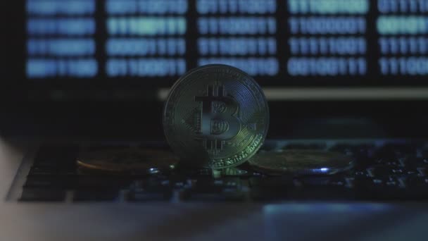 Bányászati bitcoins Btc a gazdaságban. Digitális crypto valuta az interneten jövedelem. — Stock videók