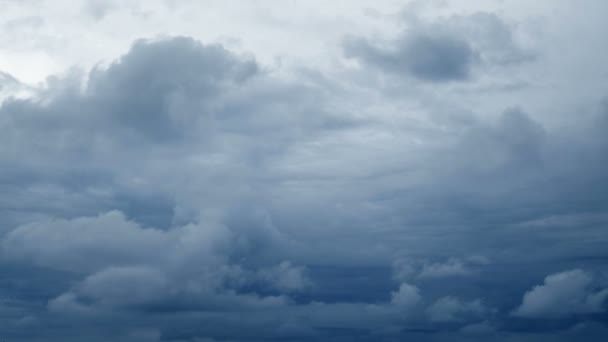 劇的な嵐の暗い雨の雲空のタイムラプス. — ストック動画