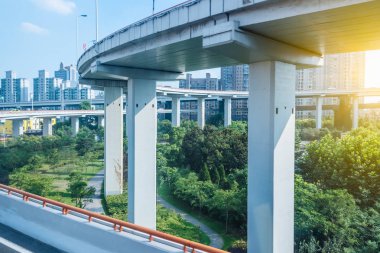 Üstgeçit finansal bölge Şanghay'yan görünüm