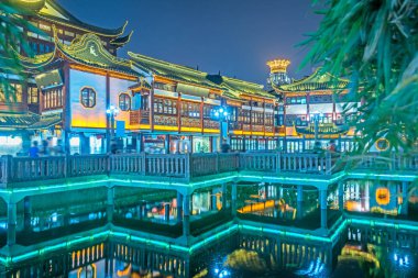 Gece Shanghai şehir Tanrı'nın tapınağı 