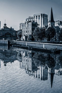 Çin Nehri boyunca şehir şehir manzarası