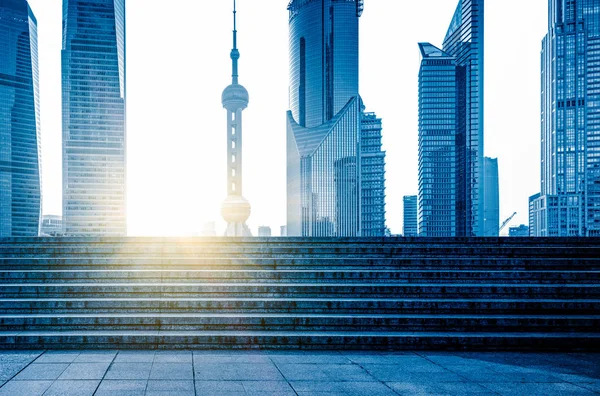 Восточная башня в Шанхае — стоковое фото