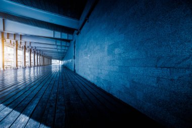 Modern binanın Shanghai'çatılı ahşap Teras.