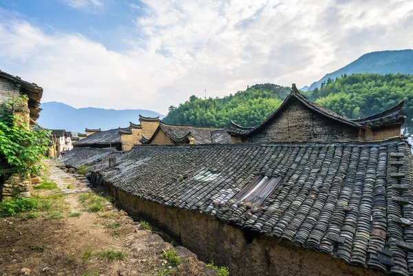 Atap rumah-rumah desa tua Cina . — Stok Foto