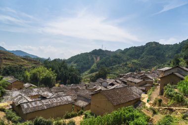 Çin eski köy evlerinin çatılar.