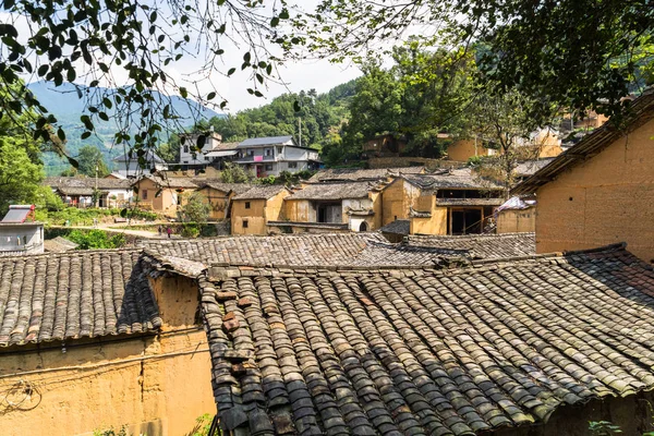 Στέγες των κινεζικών παλιά σπίτια του χωριού. — Φωτογραφία Αρχείου