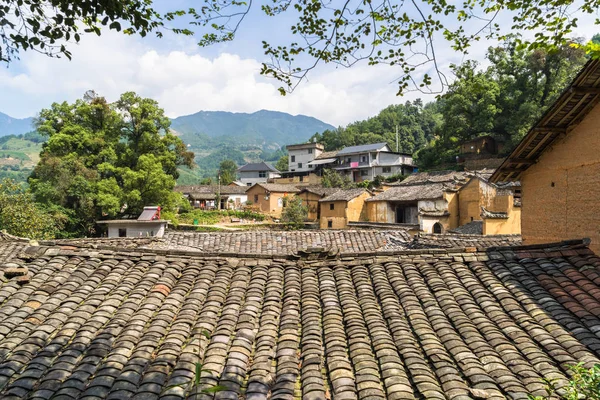 Atap rumah-rumah desa tua Cina . — Stok Foto