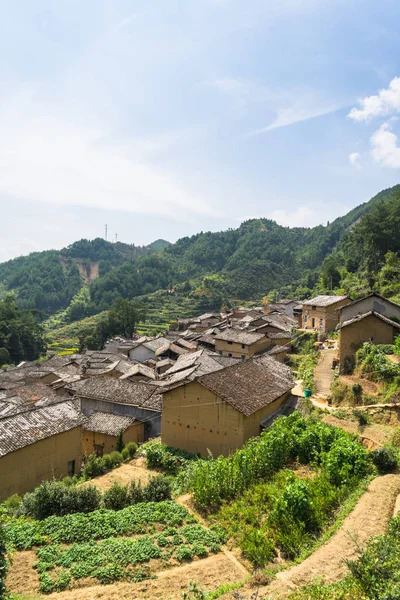 Çin eski köy evlerinin çatılar. — Stok fotoğraf