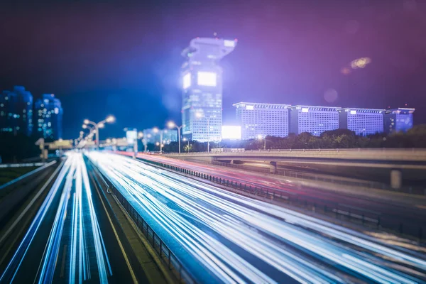 Ampelpfade auf städtischen Straßen in der Stadt China. — Stockfoto