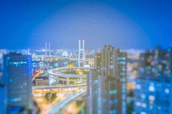 cityscape Şanghay, Çin ile kentsel trafik gece görünümü.