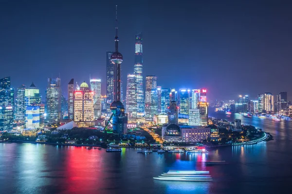 Panorama Šanghaje v noci v Číně. — Stock fotografie