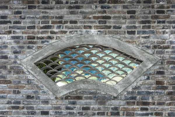 中国园林传统砖窗口. — 图库照片