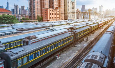 Pekin, Çin için demiryolu istasyonunda tren.
