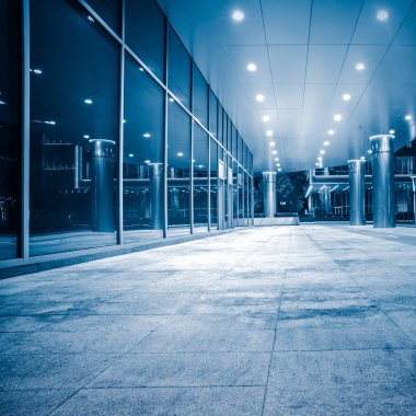 modern binanın Shanghai içinde boş tuğla zemin açık.