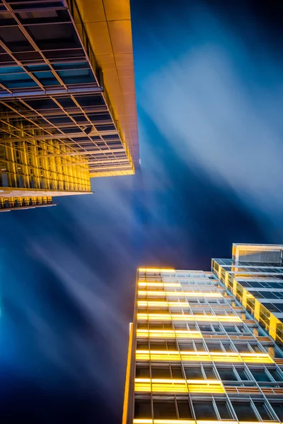 Low angle view of Modern Office Buildings in Shanghai,China. — Stock Photo, Image