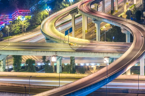 Veduta aerea del cavalcavia di Shanghai di notte in Cina . — Foto Stock