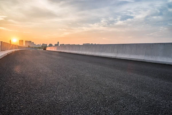 中国空旷的内城高速公路. — 图库照片